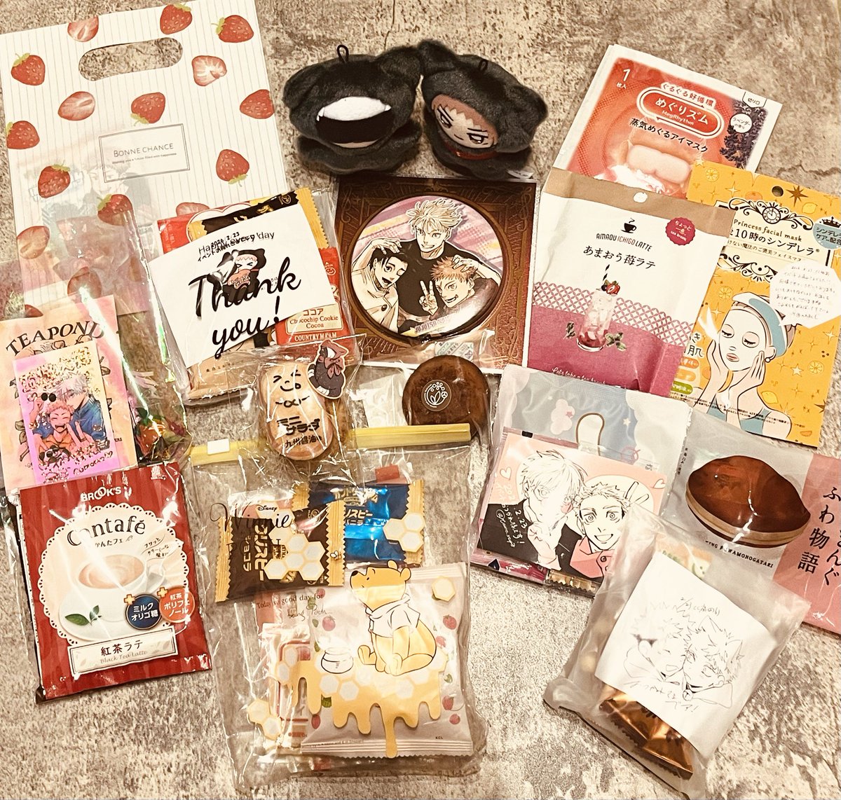 本日はスペースにお越しくださりありがとうございました〜！新刊の数が