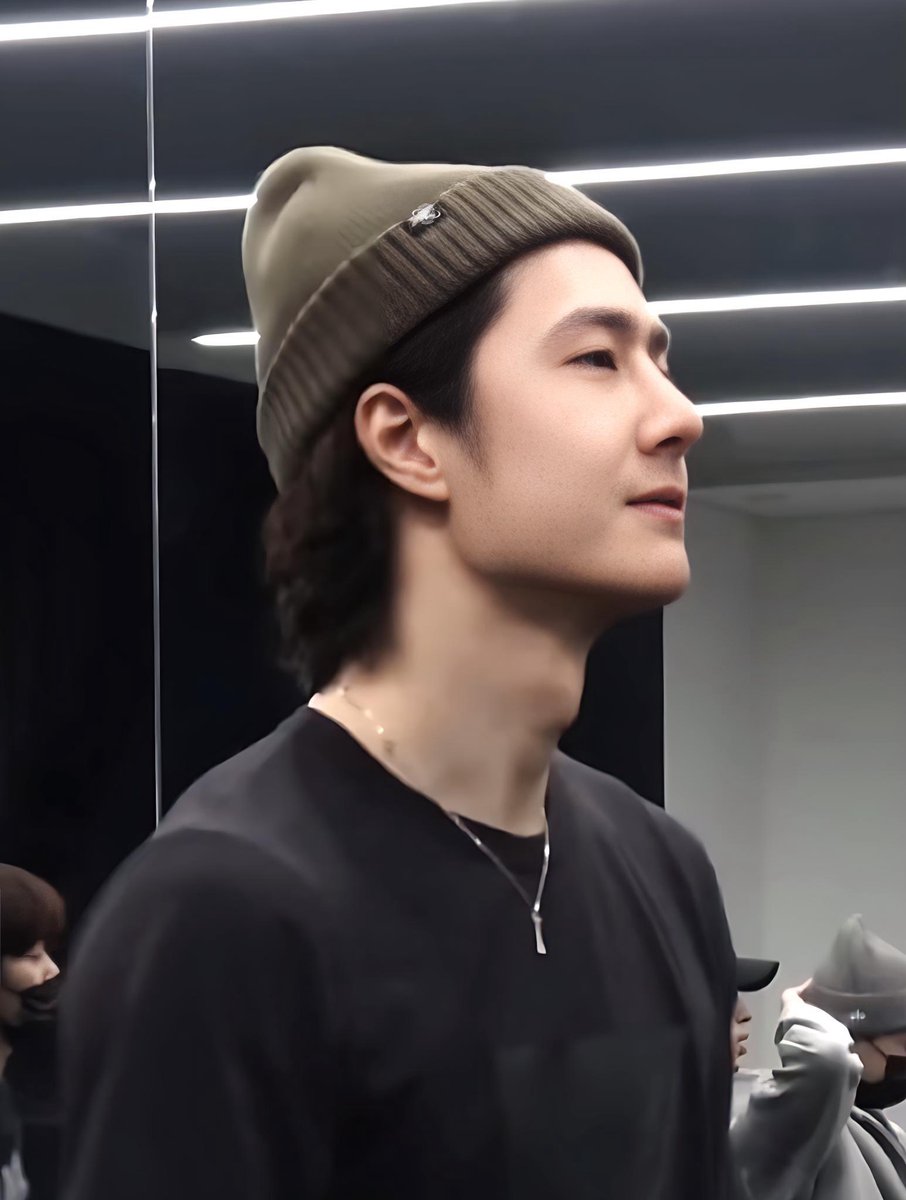 702universe2's tweet photo. รูปนี้คือน็อคเลย https://t.co/wqA5kjXUIX