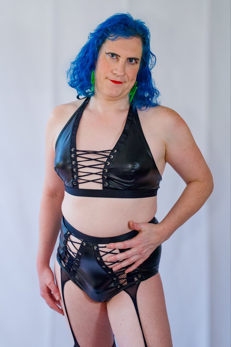 opalmaddoxxx's tweet photo. Domme mode

#trans #nsfw #tgirl #t4t #transporn #transfem #mtf #transfemme #slut https://t.co/5MjYqj3r2X