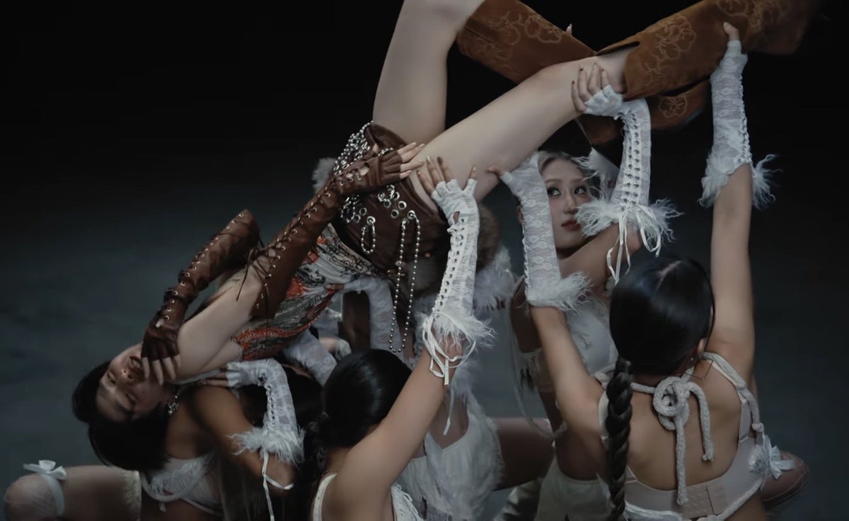 ฮรึก โฮกกกก 🤧
ขอดูเพอฟอมแม้นแบบจัดเต็มด้วยตาเนื้อเร็วๆได้มั้ยจ๊ะ อิมแพค 13-15มีนา ก็น่าสนใจอยู่น้าาาา  #guiltypleasure_DancePerformance