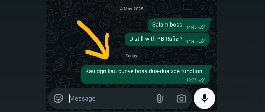 Kenapa koyak teruk sangat ni. Kalau ye pun koyak tak payah screenshot tunjuk dekat public la.

Buat malu macam budak-budak lepas kena londeh pergi whatsapp macam tu 😂. Hati tak kental. Buat malu kaum Ceplos nanti.