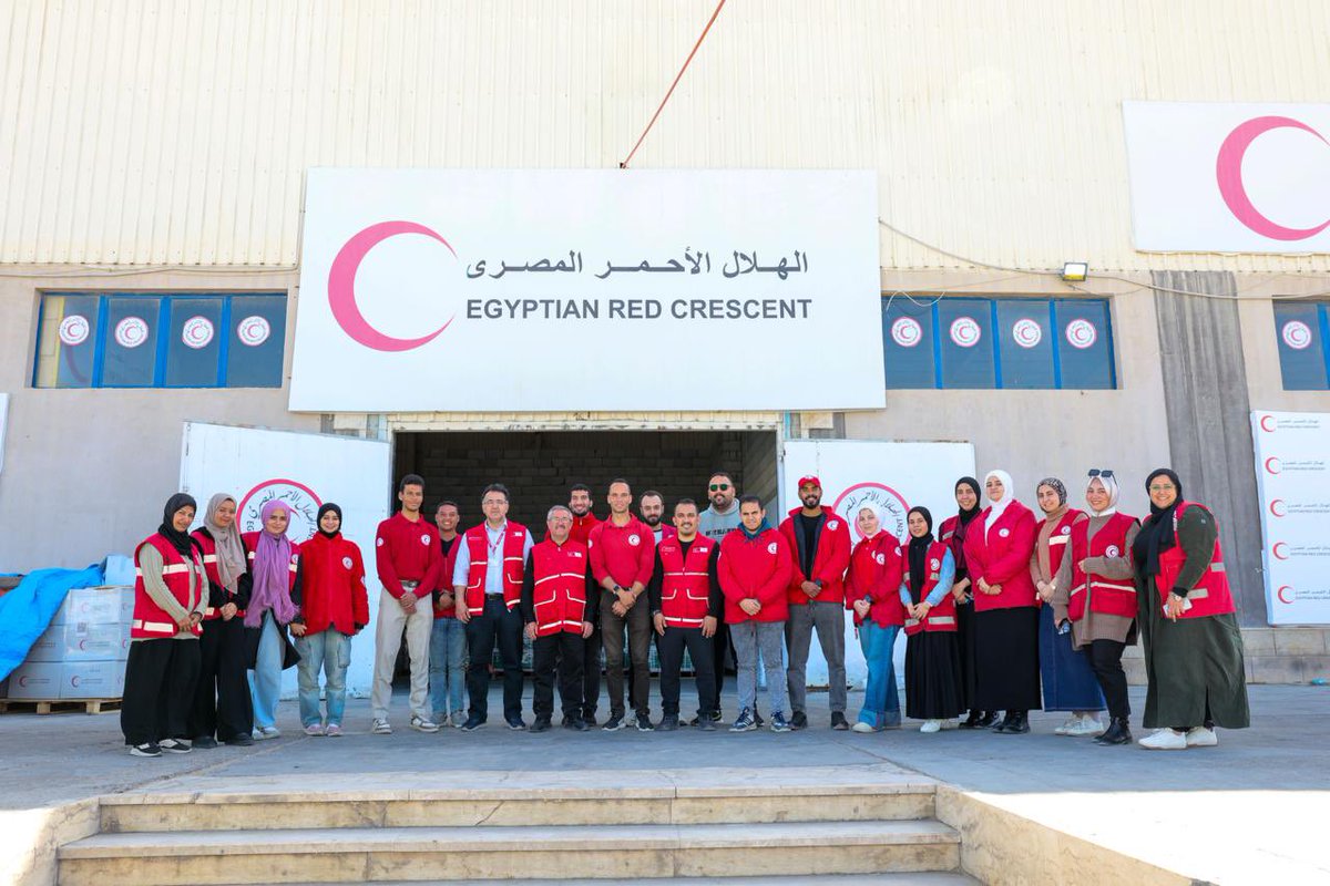 Genel Sekreter Yardımcımız Şükrü Can ve beraberindeki heyet, Mısır Kızılayı’nı ziyaret etti.

Ziyarette, lojistik merkezleri ve depolar yerinde incelenerek yardım malzemelerinin kabul, tasnif ve sevkiyat süreçleri hakkında bilgi alındı; Gazze’ye ulaştırılması planlanan insani