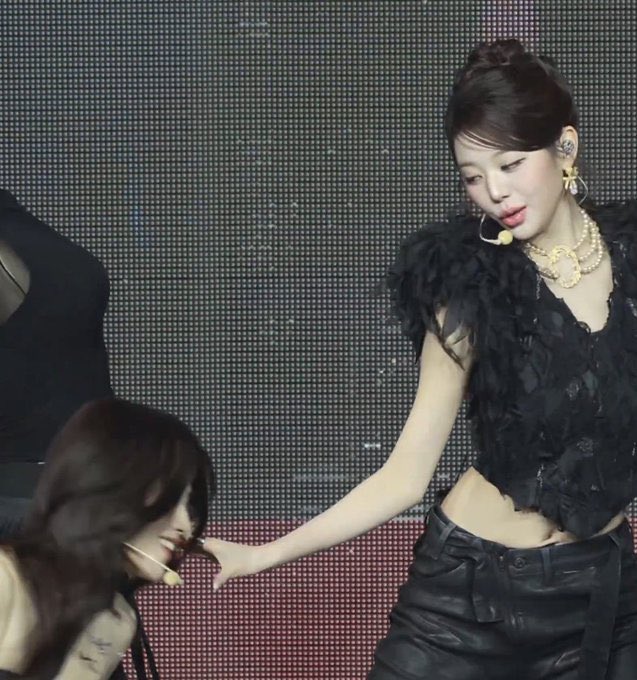 ニチャ…ニチャリ