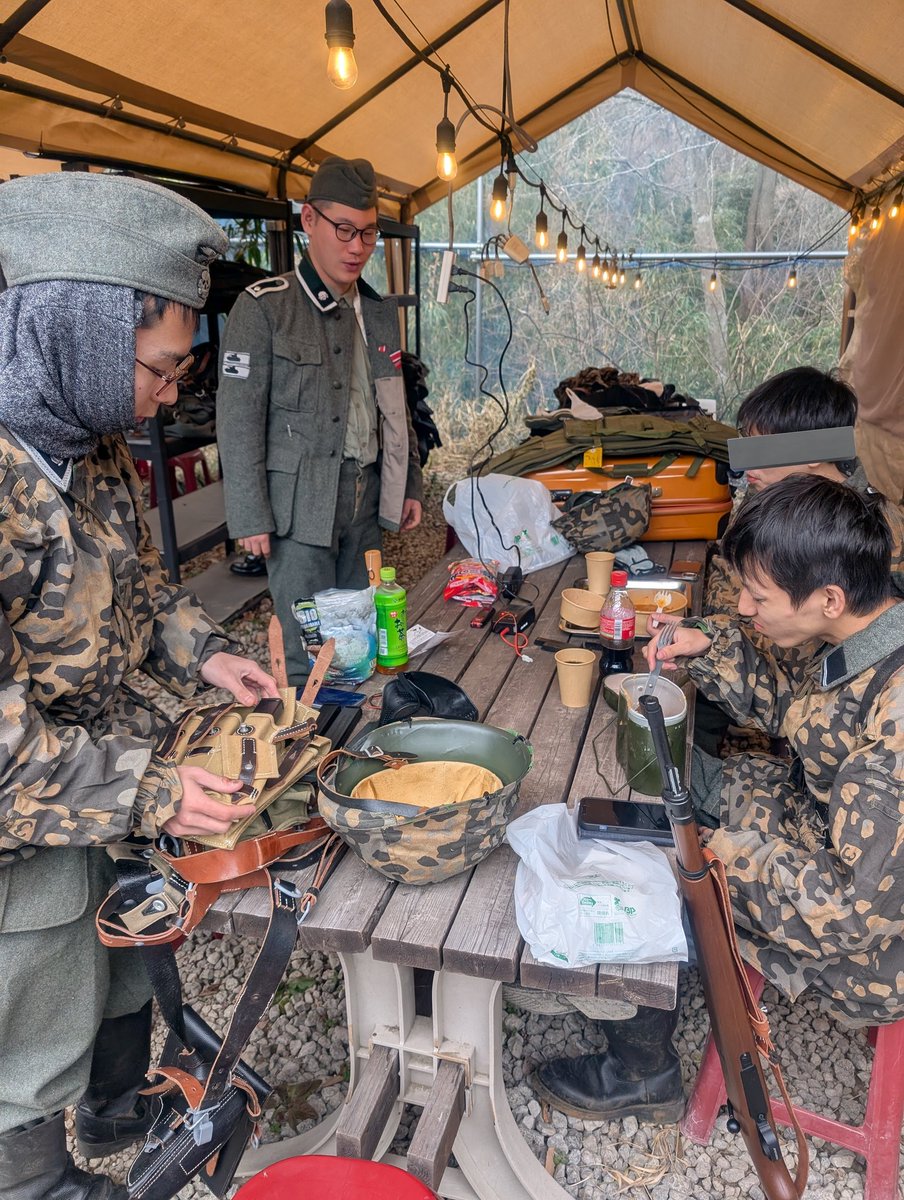 髑髏戦闘団は、SS第3装甲師団「トーテンコップ」のエアソフトチームです。
現在7名。随時兵員募集中です。

【募集要項】
・高校生〜30歳まで。
・関東近県に住んでいる方。
・初心者歓迎します。
・野戦服、装備等の貸与が可能です。
・旅費等の補助も可能です。

興味のある方はDMにてお問合せを。