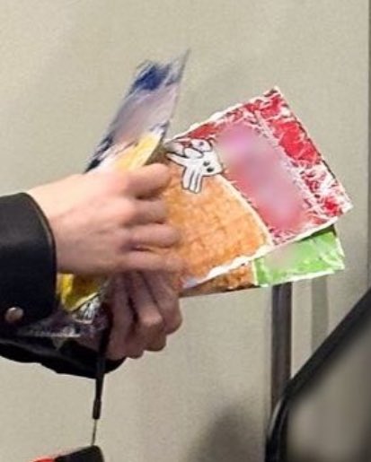 สิ่งที่พี่เจคถือแล้วเราซื้อตามได้

1. เบนโตะ