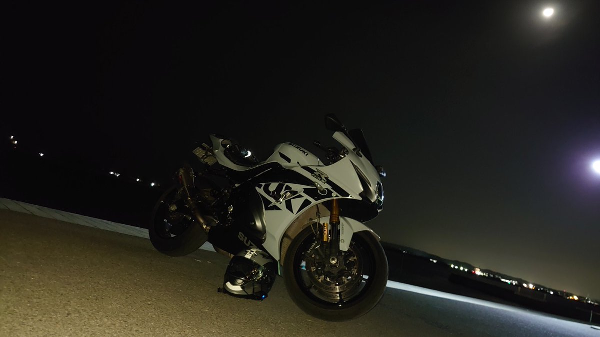 ざわちん tweet media