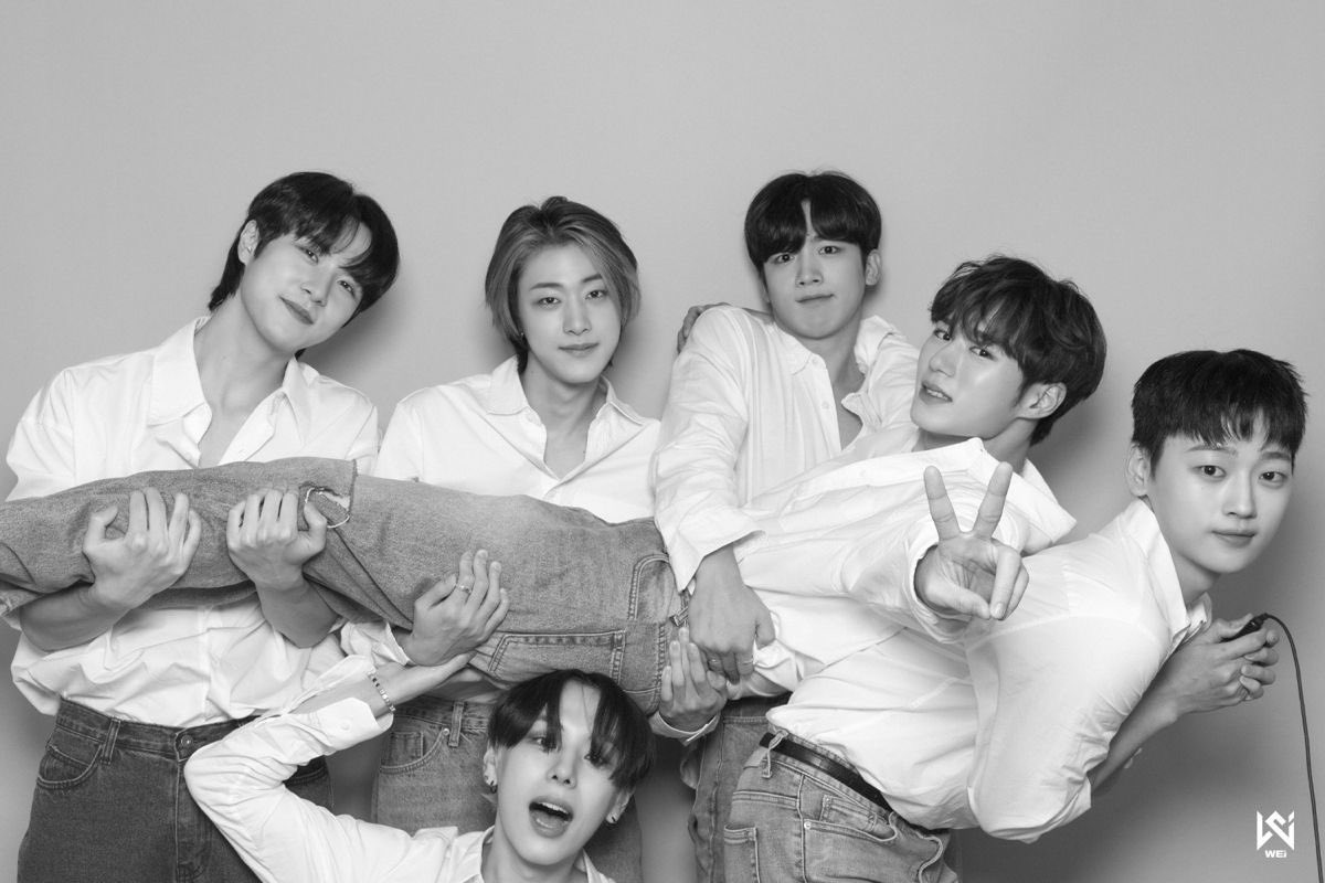 KDH_ent's tweet photo. i miss my family 😭🩵💜💙
@WEi__Official @WEi__Member https://t.co/SEIigumyrk
