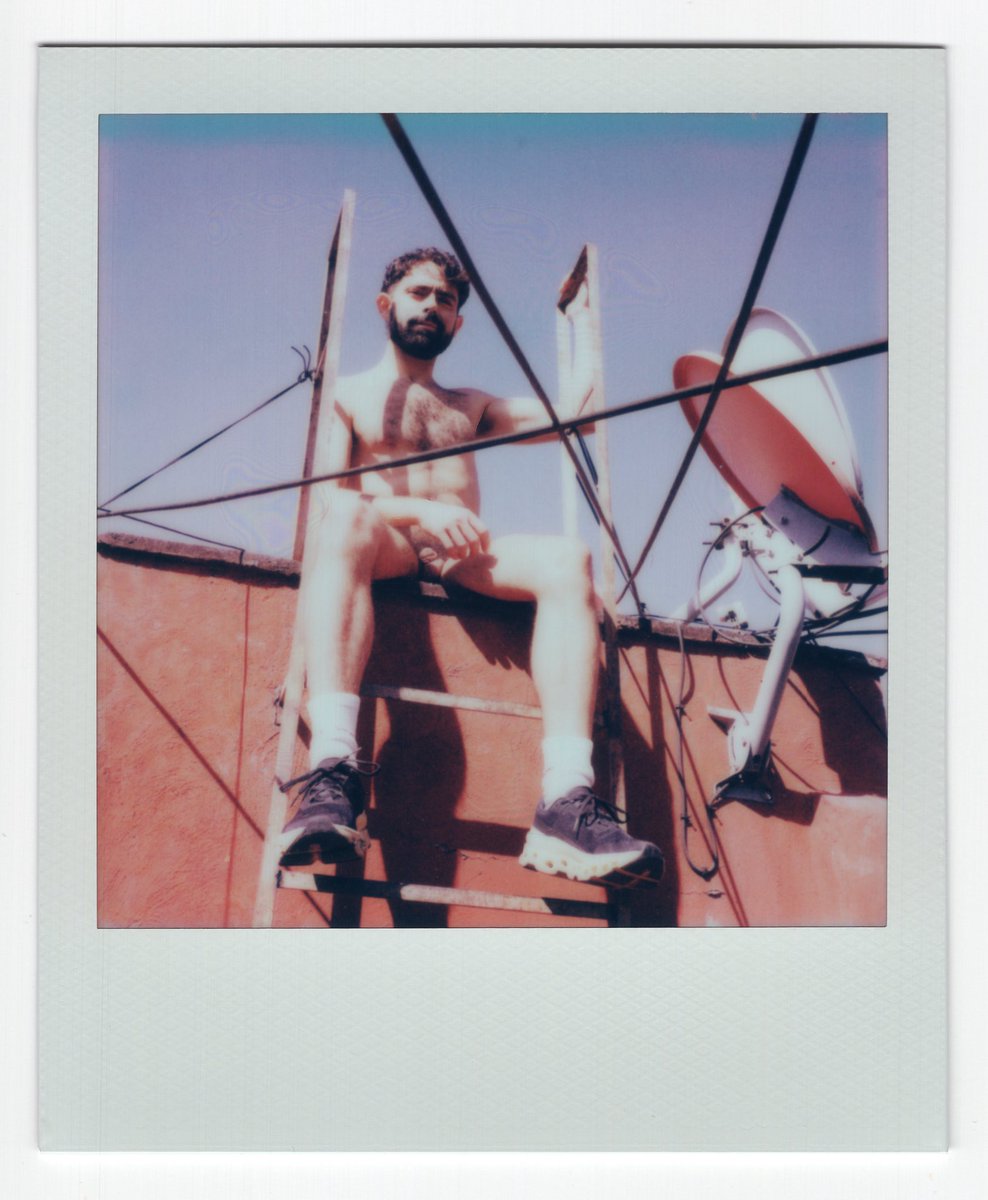 #vernacularnudes #polaroid #polaroidnudes #malenude #malenudes #maleform <a href="/gabosaurio/">Gabriel Saurio 🦖🇲🇽</a>