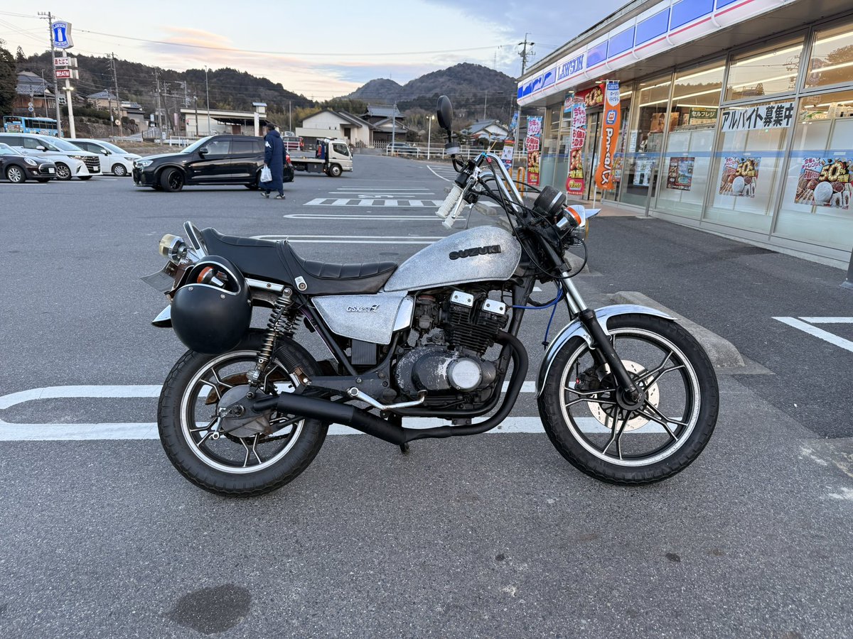 ct21s1995's tweet photo. 外装塗装またやり直ししますか。笑

これは汚い。笑 https://t.co/IoaCJvBBat