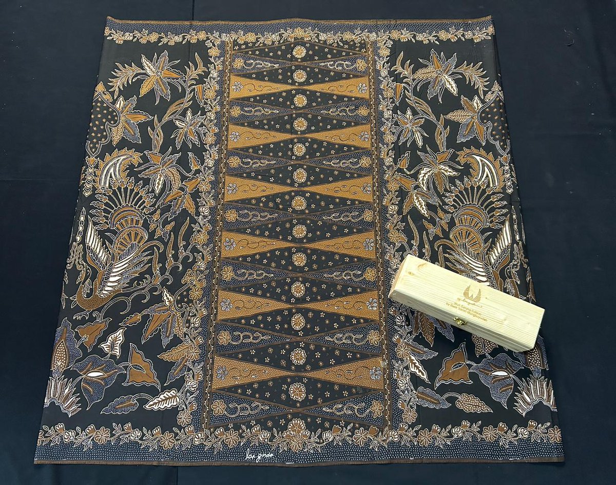 mfarihin19's tweet photo. Sarung Batik Lar Gurda
Full Tulis Edition
Harga Rp 1.300.000
Minat https://t.co/7G6enDrck0
#ramadhan #1447h #sarung #largurda #batik #indonesia https://t.co/AoYnzEx4BR