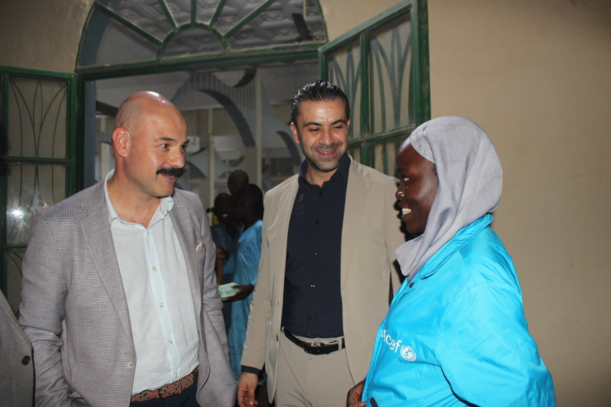 unicefcameroon's tweet photo. 50 #UReporters mobilised in Maroua for a special Iftar with the Turkish Ambassador H.E Volkan Öskiper! 🇹🇷🇨🇲
This Iftar, organised by @TikaYaounde for vulnerable groups, highlights the strength of international solidarity. The mission concluded with a productive consultation between the Ambassador and @UN Agency Heads to strengthen cooperation. 🤝
#Maroua #Solidarity #YouthAction #Turkey