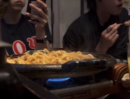 private but not secret สกายนานิอยู่ด้วยกันตลอดแต่ไม่ออกสื่อเลยจนคิดว่าแยกกันไป แต่จริงๆคือหวานร้อย ไปด้วยกันแทบทุกที่ ขนาดนั่งกินข้าวก็ยังนั่งข้างกัน ป้ายอมแล้ว ㅠㅠㅠㅠㅠㅠㅠㅠㅠㅠㅠㅠㅠㅠㅠㅠ