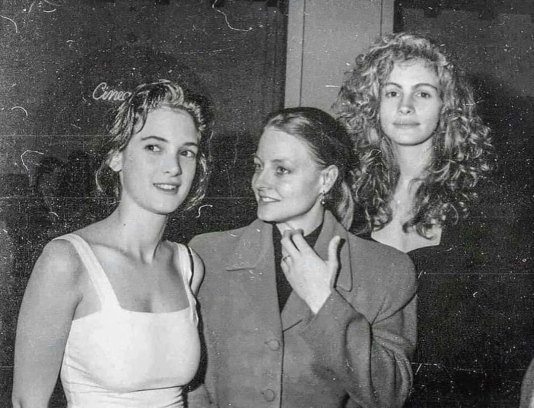 HistoryUnd's tweet image. Winona Ryder,Jodie Foster &amp;amp; Julia Roberts,1989.