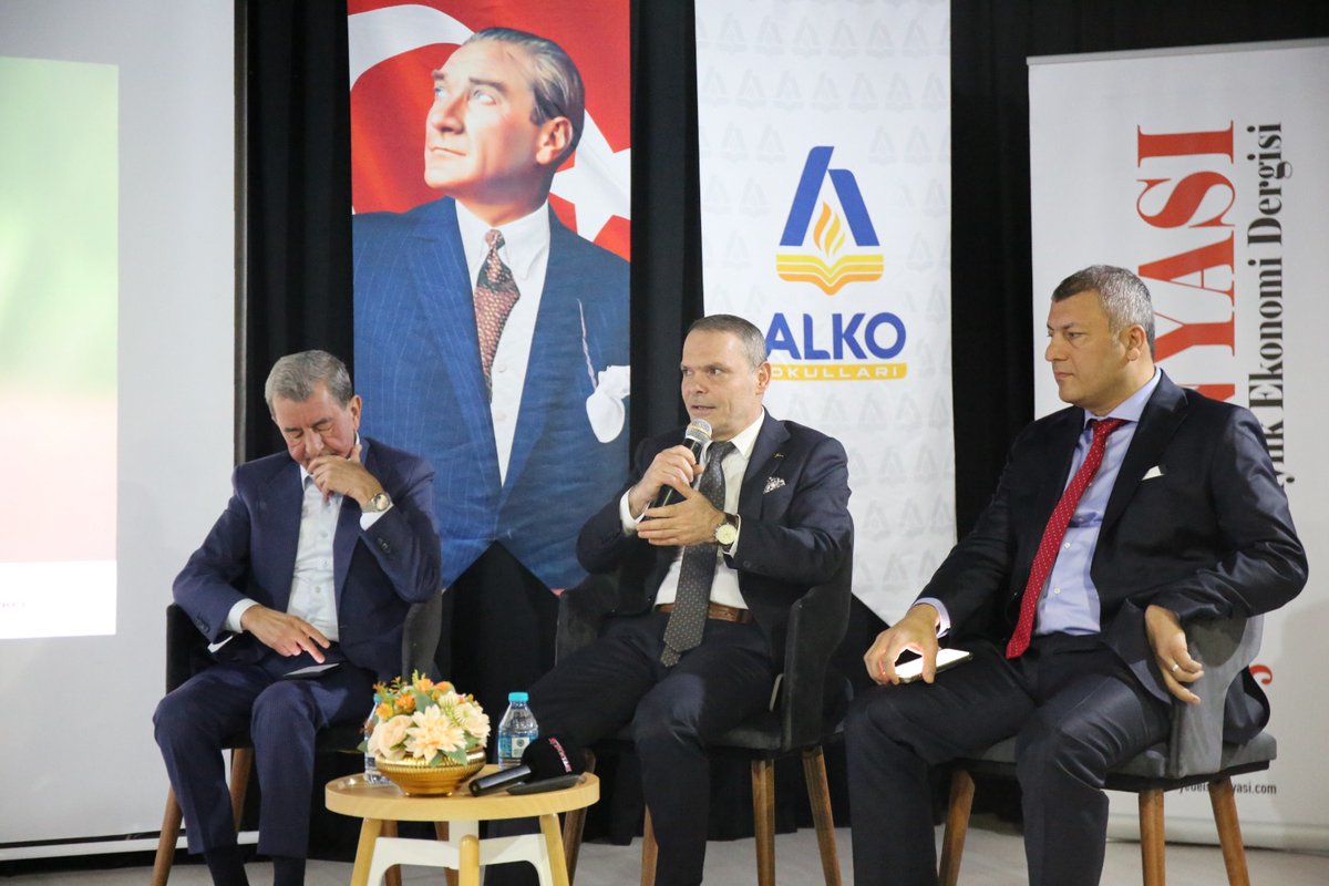 saadettincay's tweet photo. Küresel Isınma Kurultayı’nda 
“Ortak Akıl”

İş Dünyasında Yeşil Dönüşüm Zamanı

https://t.co/44VxdBMHnN https://t.co/9BiHpPVjXp