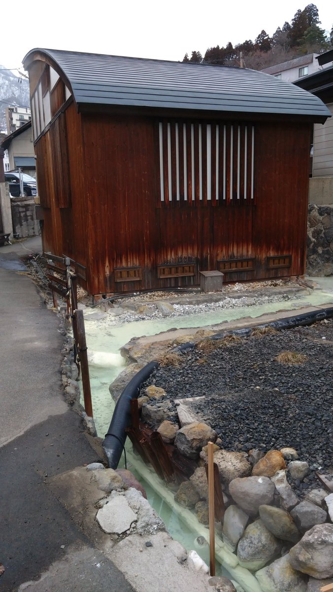 山形の鳥中華と川原の湯、の裏側。