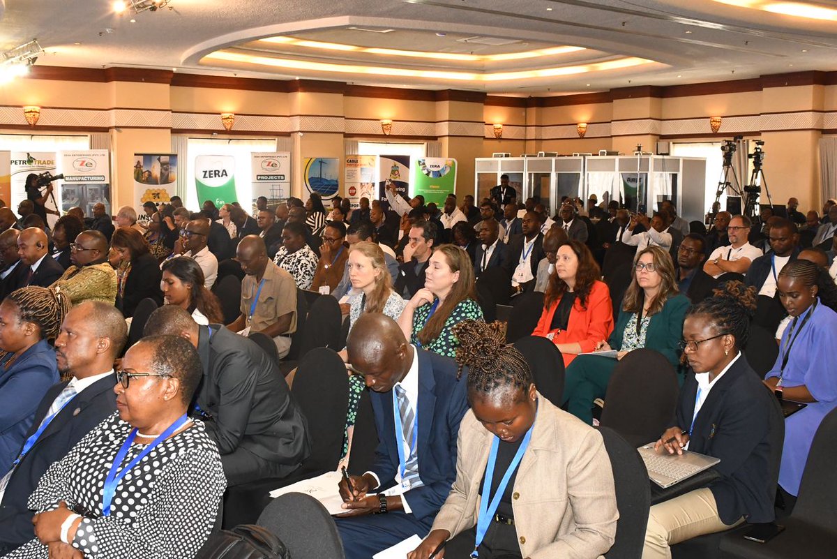 ZESAHOLDINGS_'s tweet photo. 2/2 Dignitaries includes ministers of energy from the SADC region, notably HRH Prince Lonkhokhela, Minister for Natural Resources and Energy from Eswatini, who will host the 2027 event.

#SADCSustainableEnergyWeek #SADC 
#EnergyForDevelopment
 #ZESA https://t.co/fqnUlU7GqU