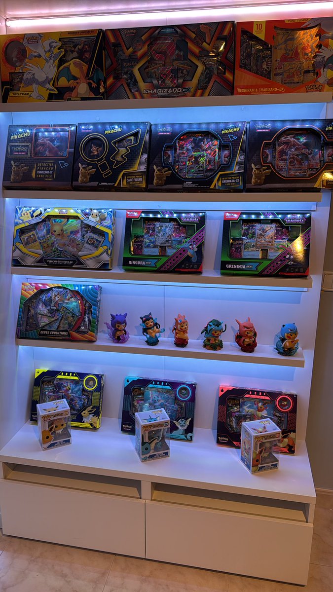 UniverseCards tweet media