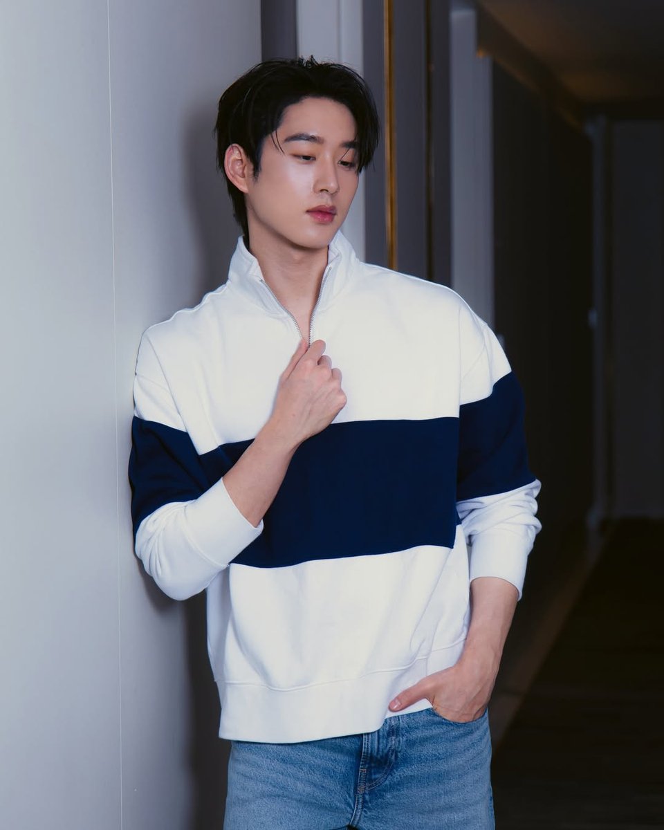EstSuphaPH's tweet photo. 230226 IG Update @EstRvp
📸 est_rvp : Baggy Flare style🩵
@.americaneagleth #AmericanEagleTH #AEJeans
#est_rvp #FilosFor_Est
~🐿 https://t.co/wsB2GE5feu
