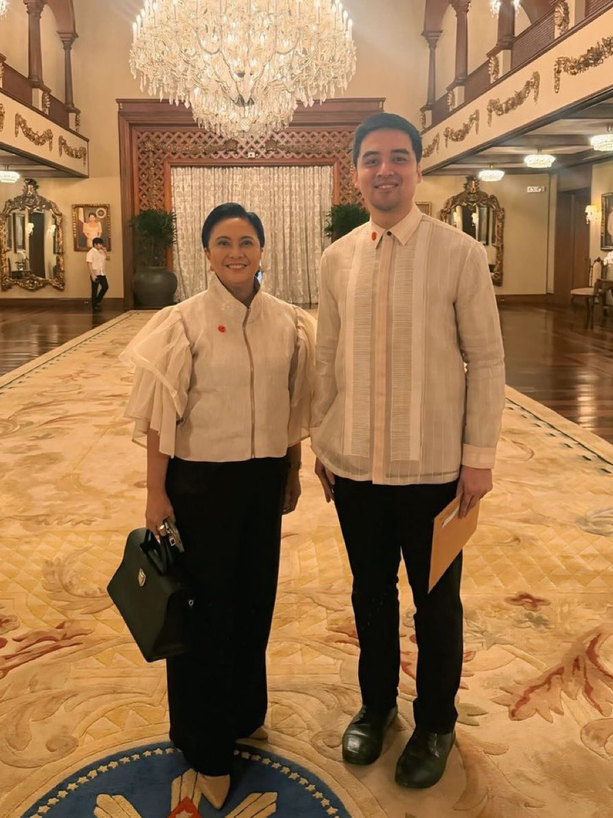 “Gobyernong Tapat. Gobyernong may Puso.” is their slogan in an alternate universe.