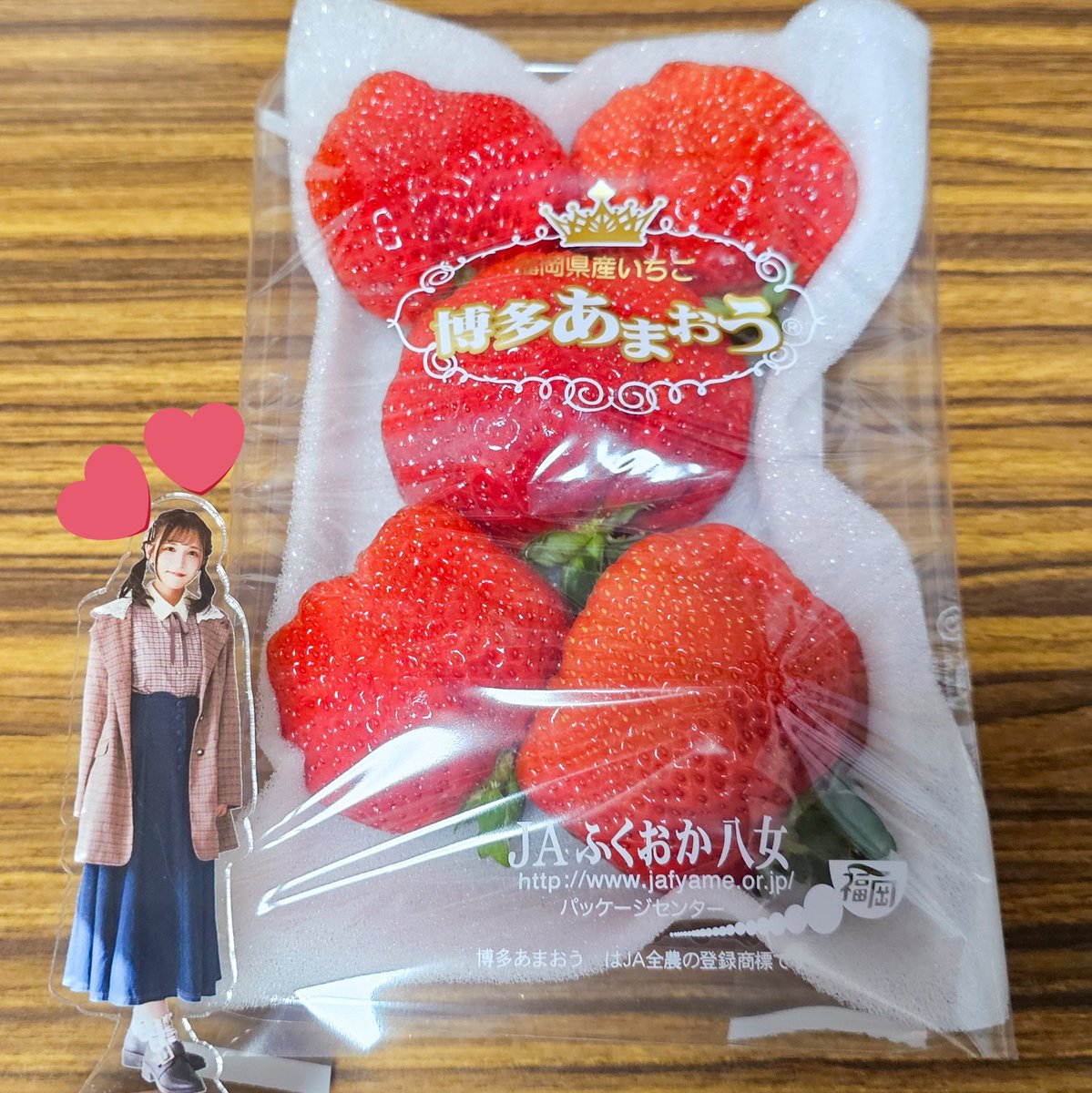 👈先週買った「あまおう」🍓( '-' 🍓 )🌸 👉今日買った「あまおう