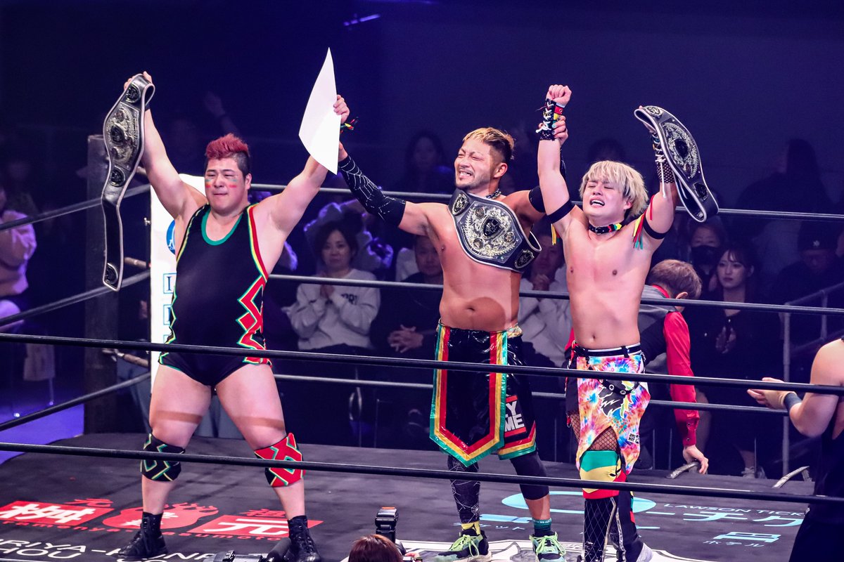 lion_highfly's tweet photo. 26/2/23 #DragonGate 福岡 
 こんな時代もありましたね……。時代は繰り返す……。皆の成長が眩しいです🥲
初戴冠おめでとう！！
#UnodosTres_DG #aKEY #GuC #Kzy https://t.co/KuAeOCI8xB