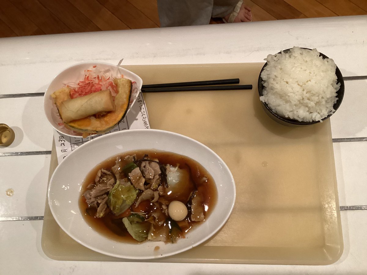 flippercafe1983's tweet photo. 今日のメニューは中華丼です。
ぽかぽかですね☀️そろそろ花粉症の季節です！🤧
#日本福祉大学
#アスリートフード
#スポーツ栄養
#スポーツ食堂
#フリッパーカフェ
#美浜町運動公園
#美浜町合宿 https://t.co/XQPJ72iktf