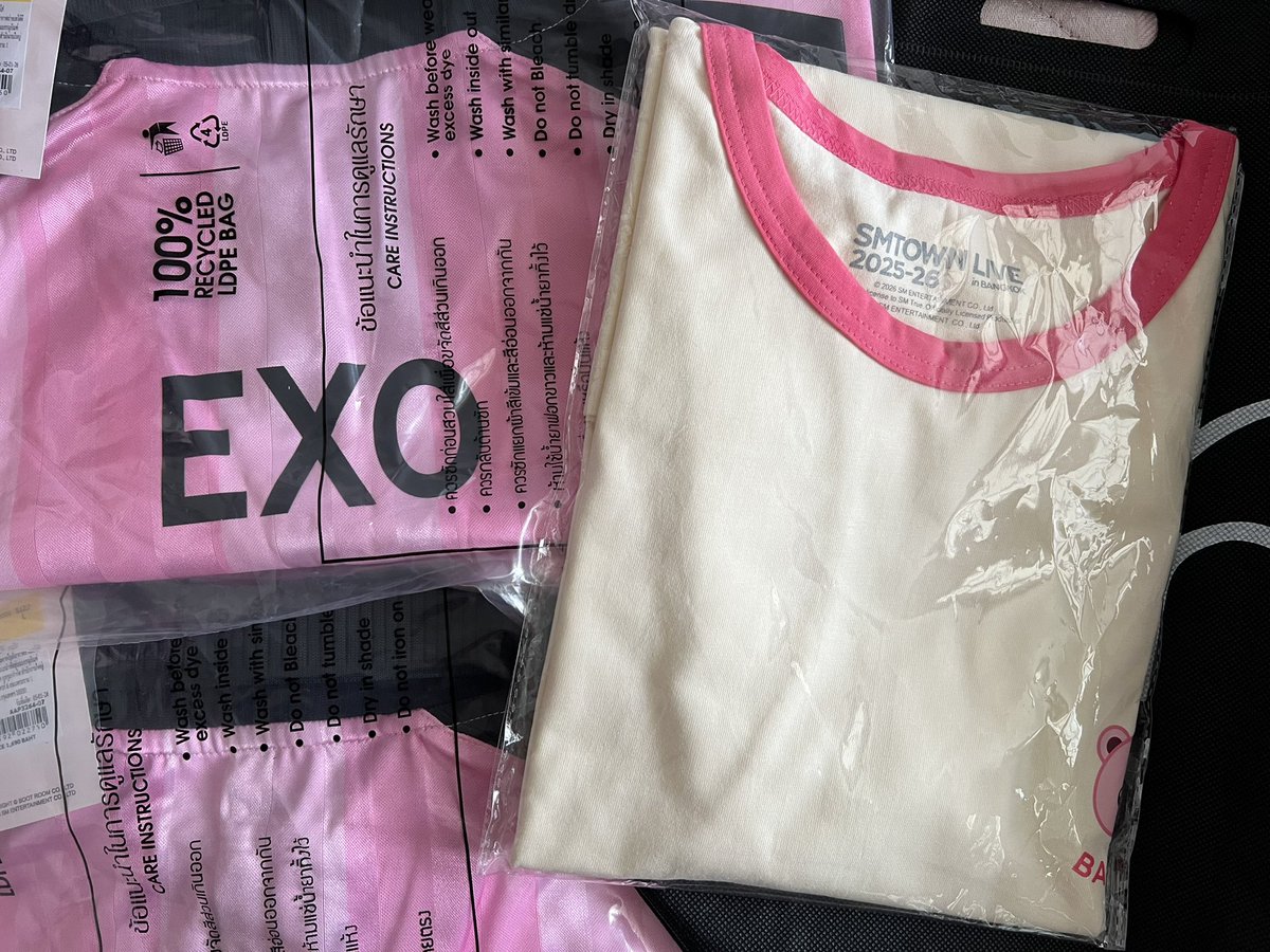 FriendLOEY's tweet photo. ได้รับเสื้อแล้วนะคะ🥰 แม่ค้าน่ารัก ส่งของเร็วมากๆเลยค่า💖 #คนนิจิหิ้วรีวิว https://t.co/mu0qDl0PL4