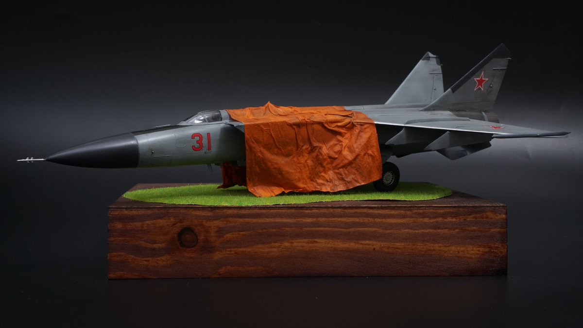 ハセガワ 1/72 Mig-25 完成しました！ ベレンコ中尉機、赤の31で制作し
