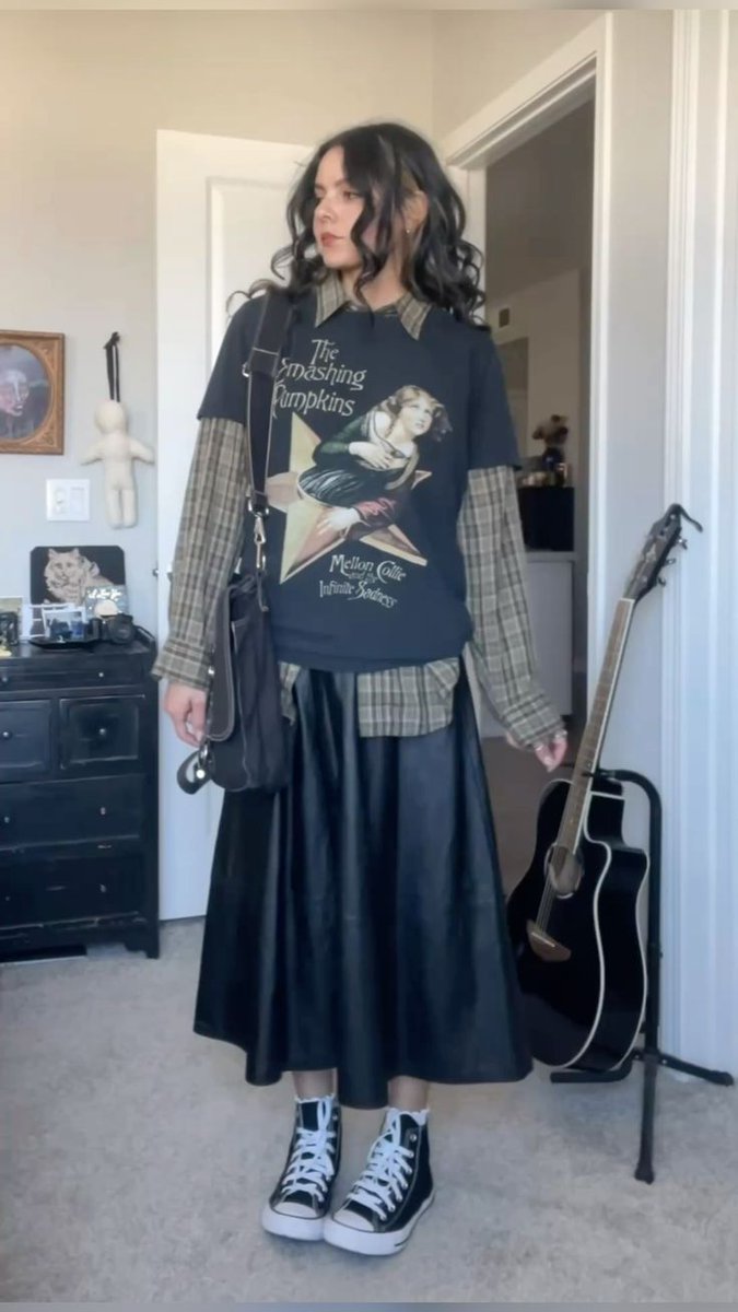 como me ve pinterest

•room
•singer
•aesthetic
•outfit