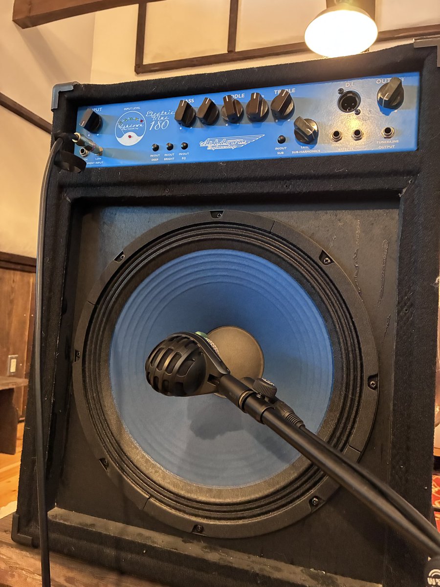 studioborraja's tweet photo. 本日はベースレコーディング。スムーズに良い音で録り終えました。
ラインにNeve1073、マイクにはCAMDEN(MOJO on)。
@biancapage48468
@studioborraja
#recodingband
#recodingbass
#recodingstudio https://t.co/6iLXhrQvmE