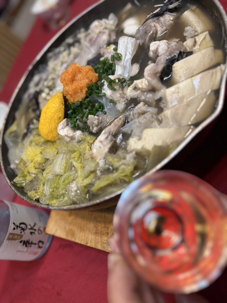 dai_dai_k's tweet photo. みなさんも、オフあってのオン！
きょうは、#那珂湊おさかな市場 にて、冬の味覚あんこうを買い、帰って無心に料理。
料理は最高の解放タイム。ツアーで頂いた日本酒に合う食事。 https://t.co/6WinT8cnOm