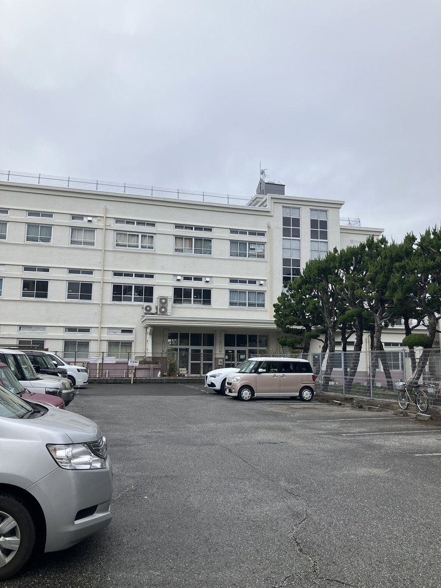 mk2473's tweet photo. 帰省ついでに青春の残骸を満喫してきた。
高知学園と追手前。
あれだよあれ、ノストラダモスみないな語感の感情に襲われたよ https://t.co/qLcotcAaQq
