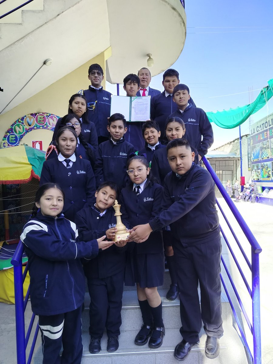 FIDE_chess's tweet photo. Introducing: I.E.P. La Catolica GEM♟️
📍 Peru 🇵🇪

✨ At I.E.P. At La Catolica GEM in Pilcomayo, Peru, chess teaches kids lessons throughout the different stages of their educational journey. Chess instruction begins in pre-school and continues through high school.

♟   "At the preschool level, it helps with autonomy, spatial awareness (left/right, front/back), counting and colors. In mathematics, it supports the teaching of multiplication, dimensions, and geometry. In history, it covers the history of chess itself. In sports, it focuses on resilience and emotional management. In communication, it addresses retention and reading comprehension. In social skills, it focuses on soft skills and teamwork."

🏅 They received the FIDE Silver School award in 2025 and continue to represent the transformative power of chess programs in schools. Linking chess concepts to academics forms a powerful union that shows the effectiveness of game-based learning.

👏  Congratulations to Wilder Munoz and the amazing team of coaches at I.E.P. La Catolica GEM in Peru.

Know an educational chess project making a difference?
Share it with us at socialmedia@fide.com

@FIDEschoolChess 
 #EducationalChess2026 #EveryLessonCounts