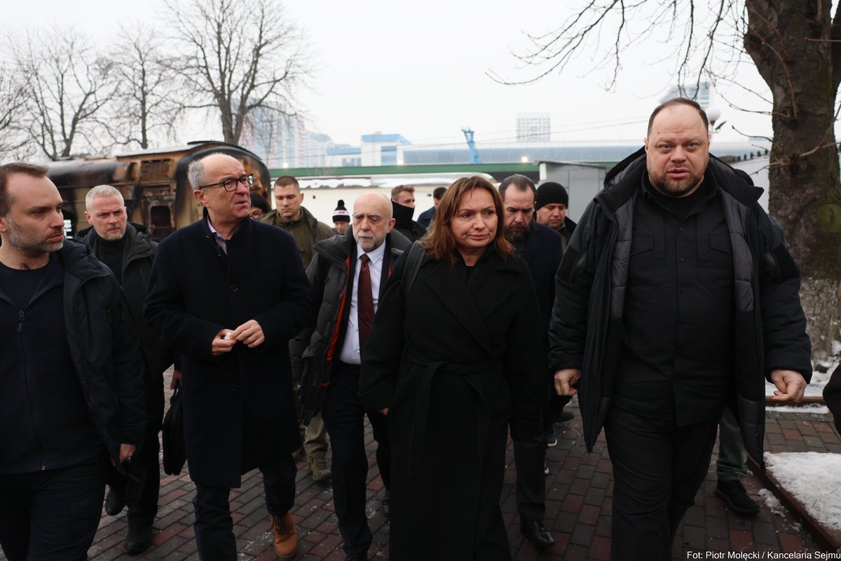 🇵🇱🇺🇦Marszałek Sejmu <a href="/wlodekczarzasty/">Włodzimierz Czarzasty 📚📖</a> przebywa z wizytą w Kijowie. Przyjechał na Ukrainę w związku z przypadającą jutro czwartą rocznicą rozpoczęcia przez Rosję pełnoskalowej agresji na naszego wschodniego sąsiada.
W planach marszałek Czarzasty ma spotkania z najważniejszymi