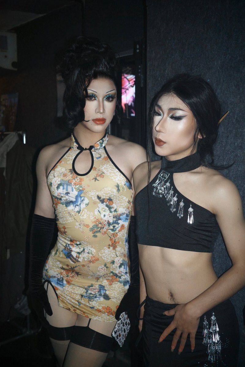 cherrrrrryduza's tweet photo. BFF DIARY https://t.co/BDABYOyfjE