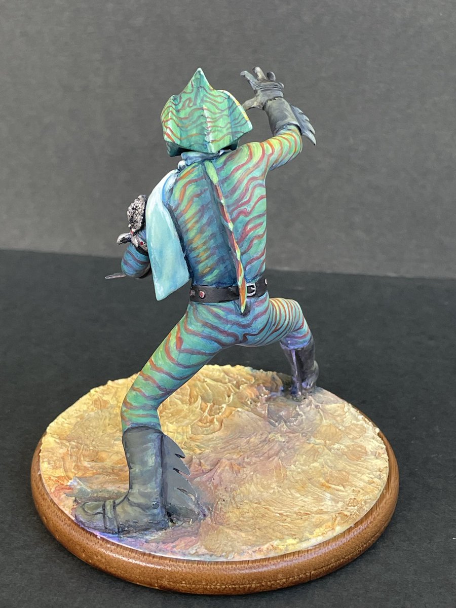 仮面ライダーアマゾン完成！
海洋堂？のガレージキット
原型は田熊さんという方らしい
小さいのによく出来たキット、雰囲気が良いキットなので意識して、タッチが出やすい水彩風に塗装
体の赤いラインは大変だった