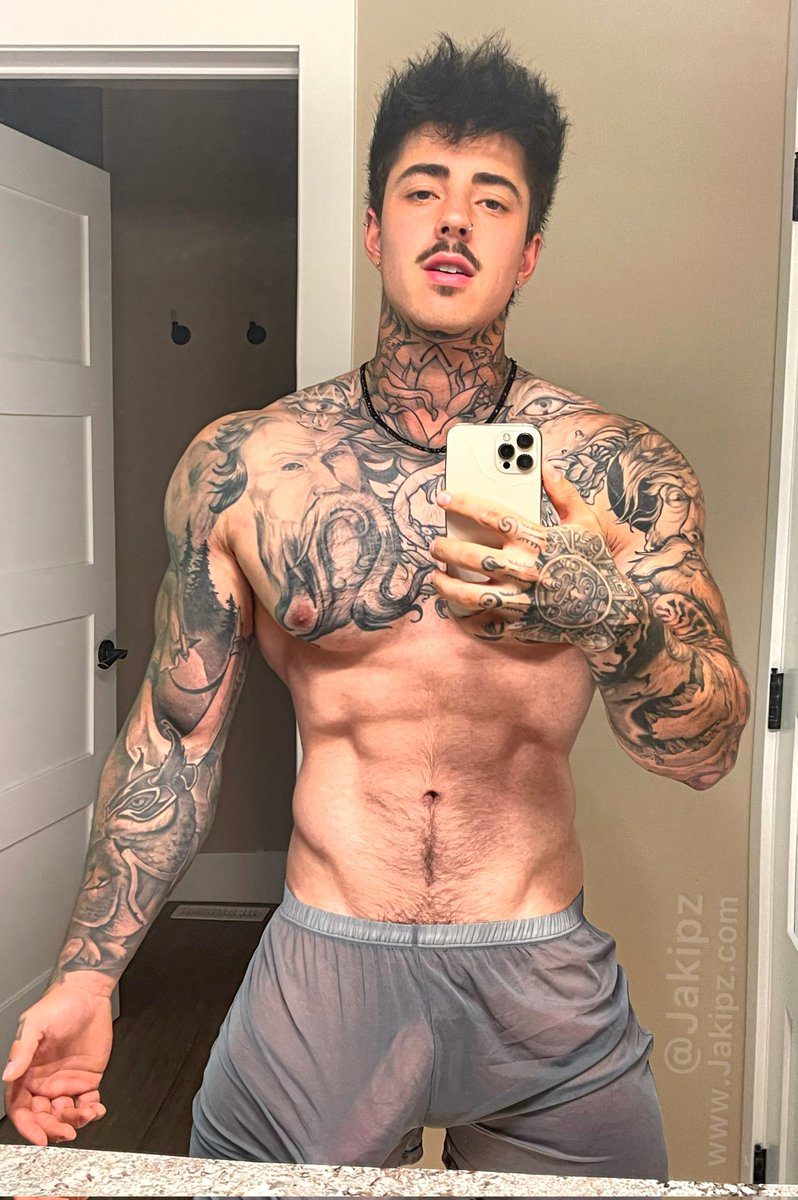 koalaneng's tweet photo. Daddy Jake Andrich 🤤 

#daddykink #JakeAndrich #BulgePZ #ThirstTraps https://t.co/QG2UZOz7N8