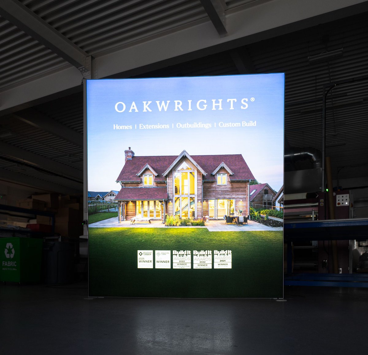 XLDisplays's tweet image. Check out this FABRILUX® 2m x 2.25m LED Lightbox for Oakwrights! The photography is stunning &amp;amp; the home looks absolutely amazing!

FABRILUX® 2m x 2.25m LED Lightbox buff.ly/ytXRJIk
LED Lightbox buff.ly/4vEh1qz

#ledlightbox