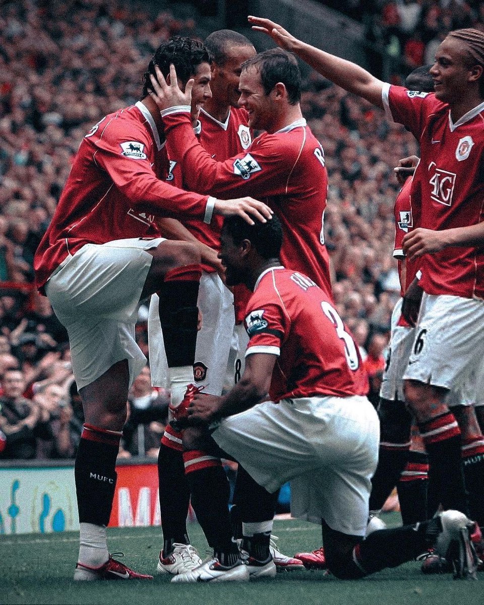 UtdMaI's tweet photo. Most goals scored in PremierLeague history by club: 

2391 — Manchester United 
2321 — Arsenal
2310 — Liverpool 
2200— Chelsea
1976 — Man City

Manchester United is the Premier League and vice versa! https://t.co/gPRMXAJhpJ