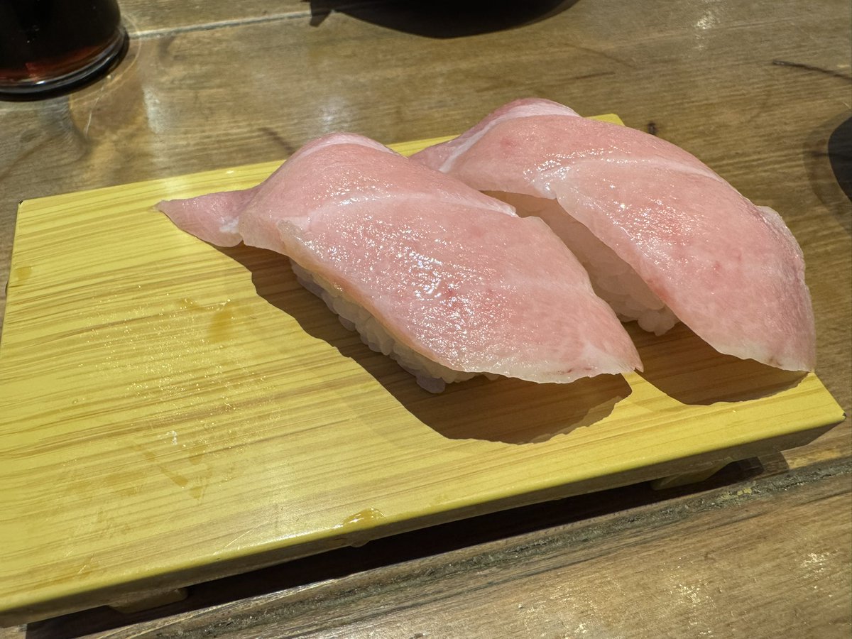 おしゅし食べ放題して来た
4000円しない食べ放題のクオリティではなかった！満足！