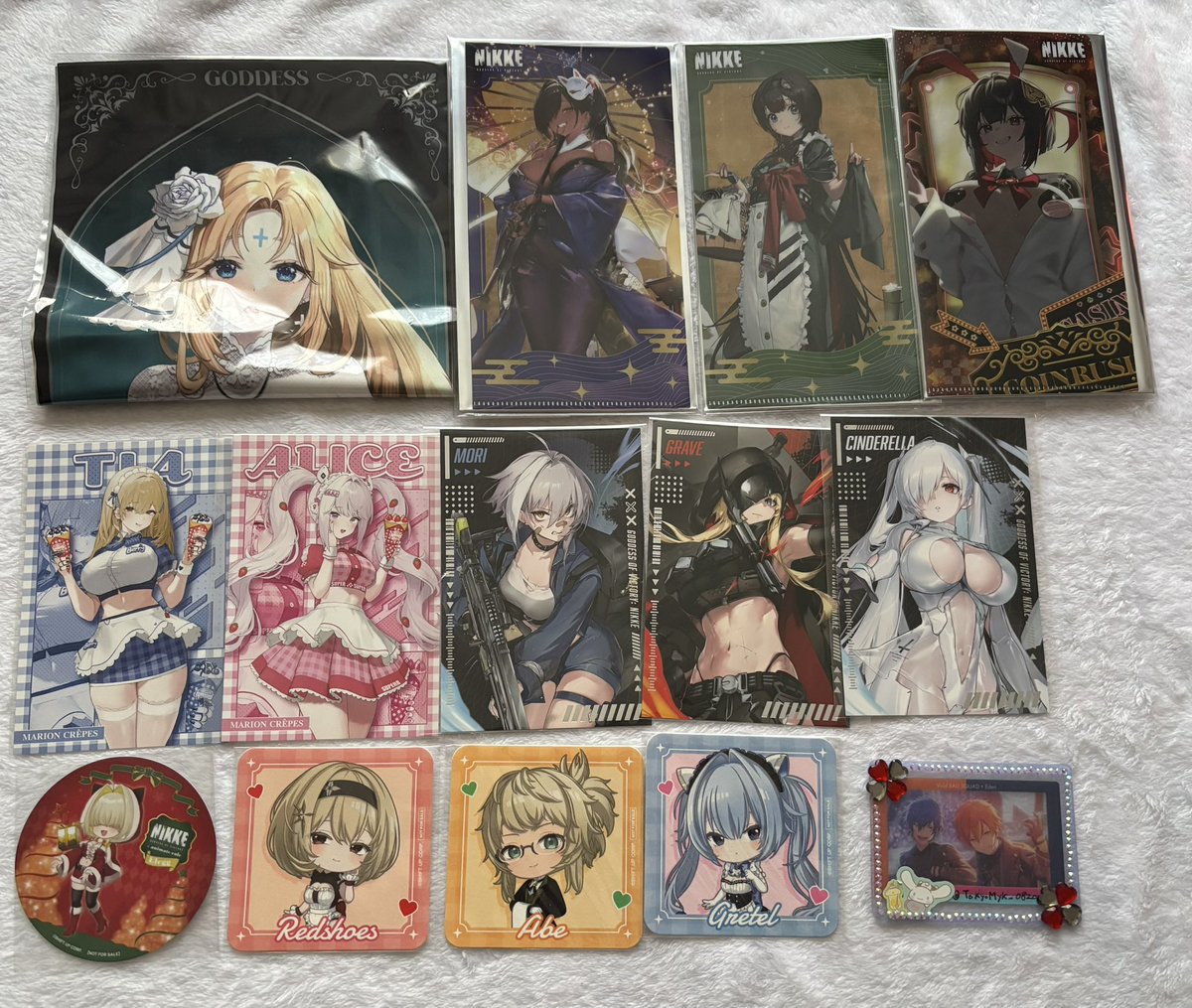 交換】勝利の女神 NIKKE メガニケ アクスタ アクキー 缶バッジ カード