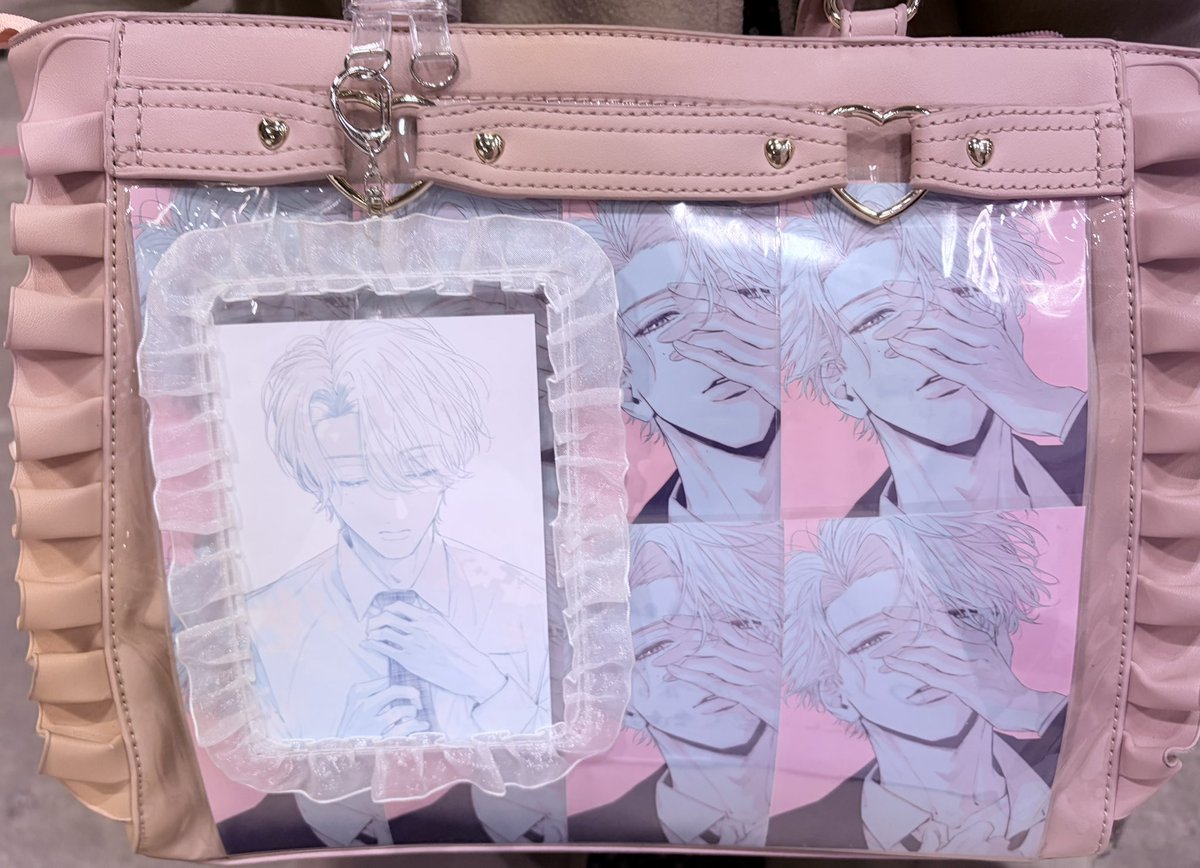 そして今回、ありがたいことに私のイラストで痛バを組んでくださった方