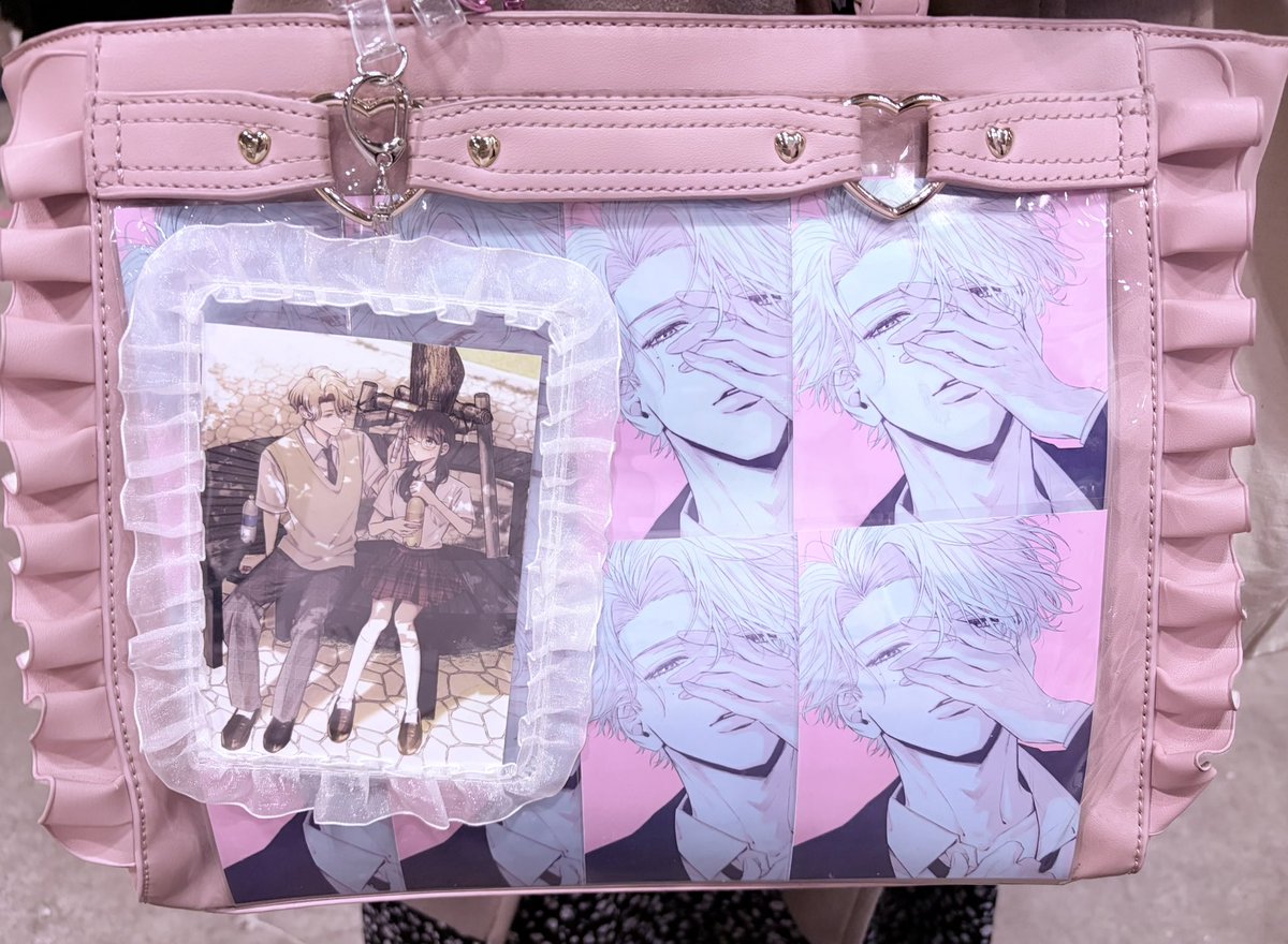 そして今回、ありがたいことに私のイラストで痛バを組んでくださった方