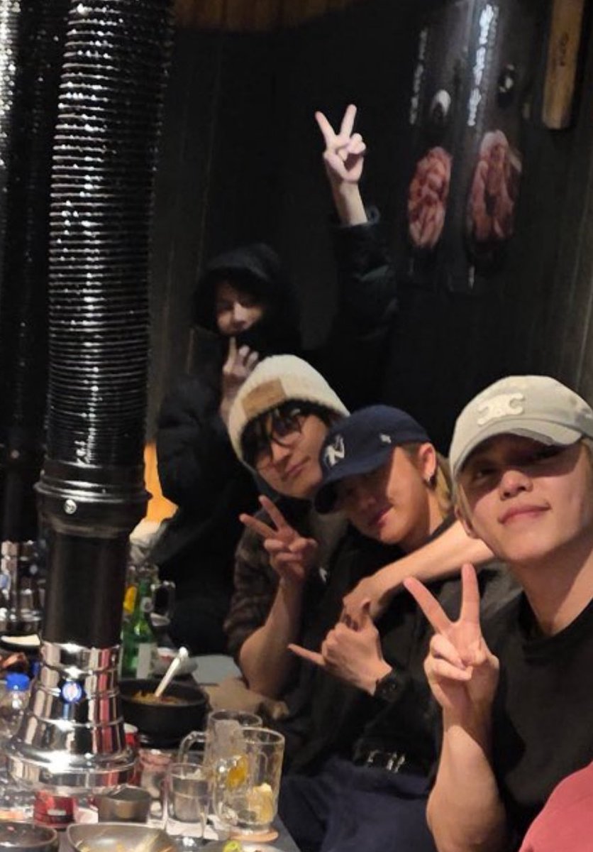 𝓁𝒶𝓁𝒶⋆ tweet media