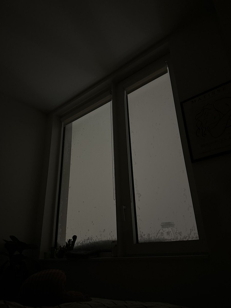 woke up at 3:30 am to this and my heart pounded