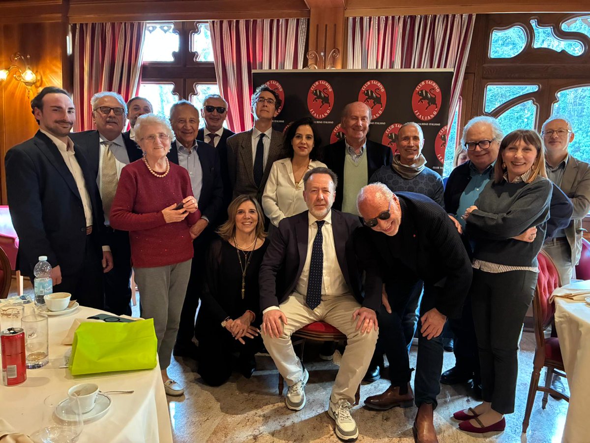 TaurinoItaliano's tweet photo. Un dia inolvidable en Turìn (Italia) con el critico taurino Vicente Zabala de la Serna en el Club Taurino Italiano cuyos socios han disfrutado de su sabiduría y pasión taurina.
GRACIAS🇮🇹🇪🇸🇮🇹🇪🇸
#Aficion
#TorosSi
@zabaladelaserna
@elmundo_es
@ElMundoToros
@TaurinoItaliano https://t.co/vbOSmROehN