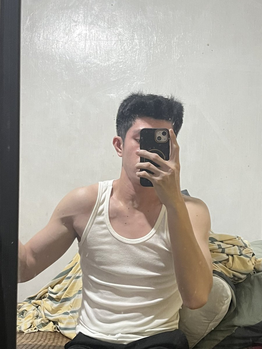 xrisych's tweet photo. Rest day kuno. https://t.co/fuFO0oINhJ