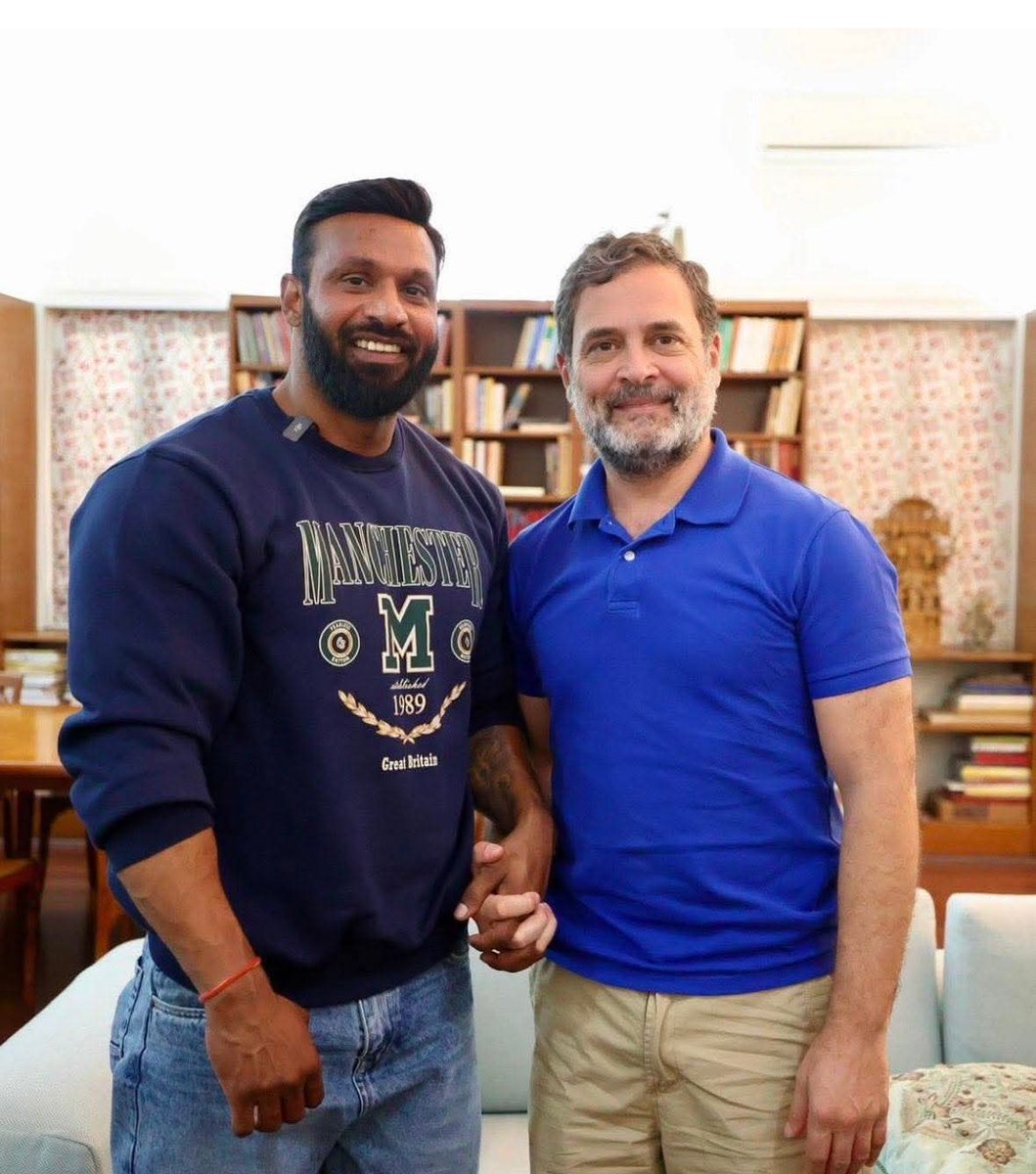 JavedkhanTkg36's tweet photo. ये फोटो पूरे संघी इकोसिस्टम को बर्नोल लगाने पर मजबूर कर देगी 🔥

#Deepakkumar
#MuhammadDeepak
#Rahulgandhi https://t.co/3Fvaf86jfA