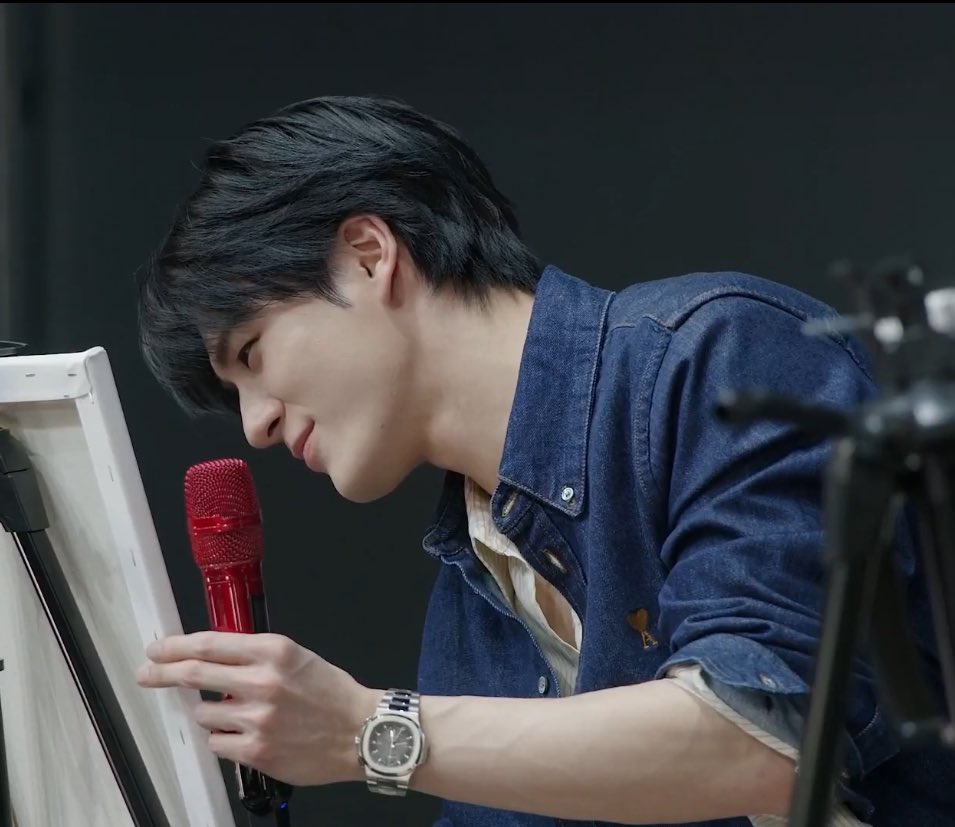 kyoongjn's tweet photo. JENO SO HANDSOMEEEE https://t.co/leLw4klH2h