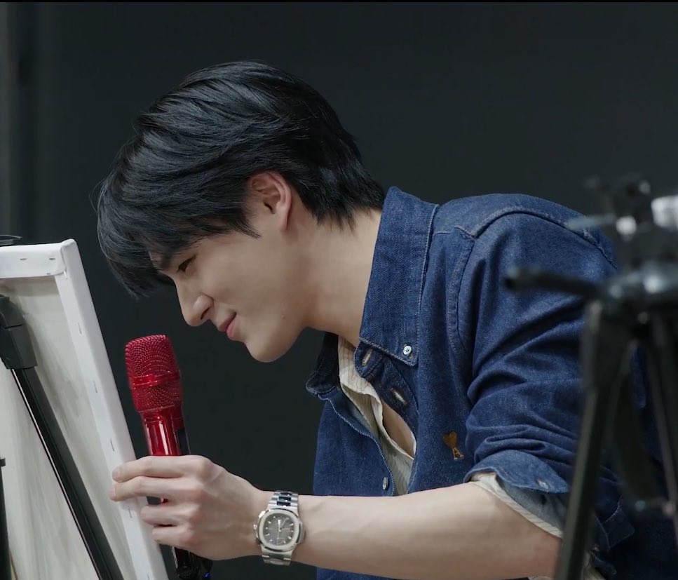 kyoongjn's tweet photo. JENO SO HANDSOMEEEE https://t.co/leLw4klH2h